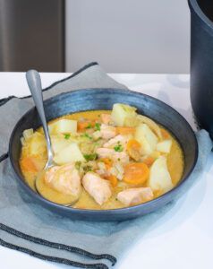 Sopa de salmón y verduras